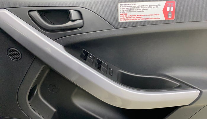 2021 Tata NEXON XMA SUNROOF PETROL, Petrol, Automatic, 28,525 km, Driver Side Door Panels Control