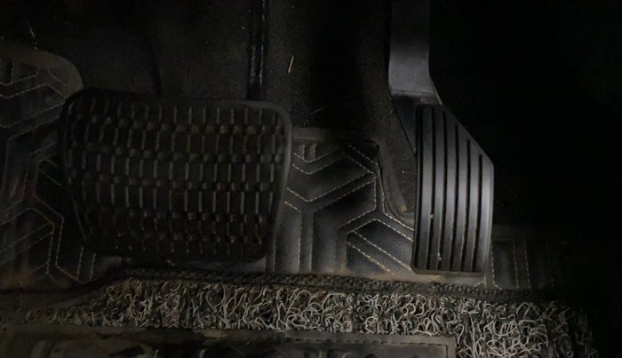 2021 Tata NEXON XMA SUNROOF PETROL, Petrol, Automatic, 28,525 km, Pedals