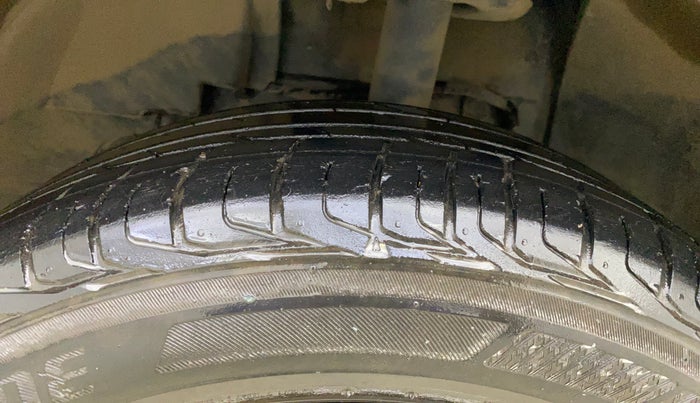 2021 Tata NEXON XMA SUNROOF PETROL, Petrol, Automatic, 28,525 km, Left Front Tyre Tread