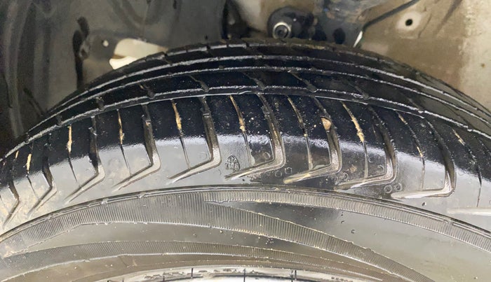 2021 Maruti New Wagon-R LXI CNG 1.0, CNG, Manual, 71,472 km, Left Front Tyre Tread