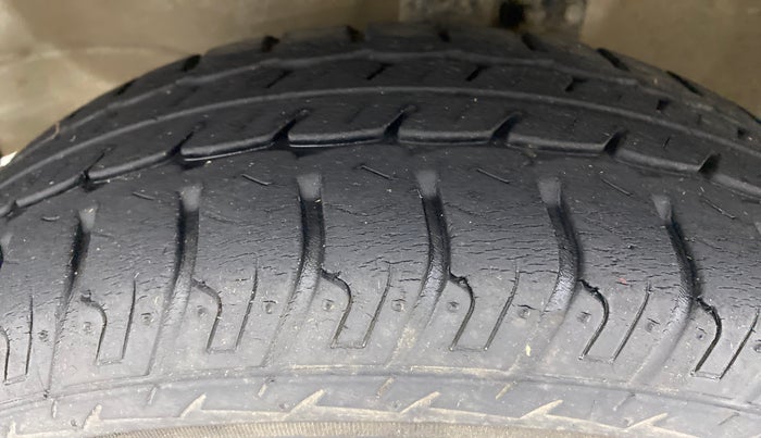 2016 Maruti Wagon R 1.0 VXI, Petrol, Manual, 29,028 km, Left Front Tyre Tread