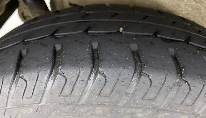 2016 Maruti Wagon R 1.0 VXI, Petrol, Manual, 29,028 km, Right Rear Tyre Tread