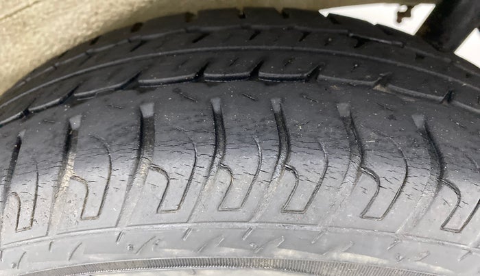 2016 Maruti Wagon R 1.0 VXI, Petrol, Manual, 29,028 km, Left Rear Tyre Tread