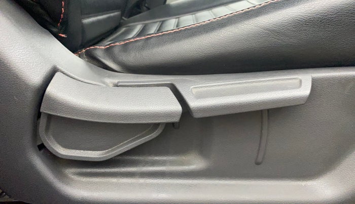 2020 Hyundai GRAND I10 NIOS SPORTZ AMT 1.2 KAPPA VTVT, Petrol, Automatic, 46,966 km, Driver Side Adjustment Panel