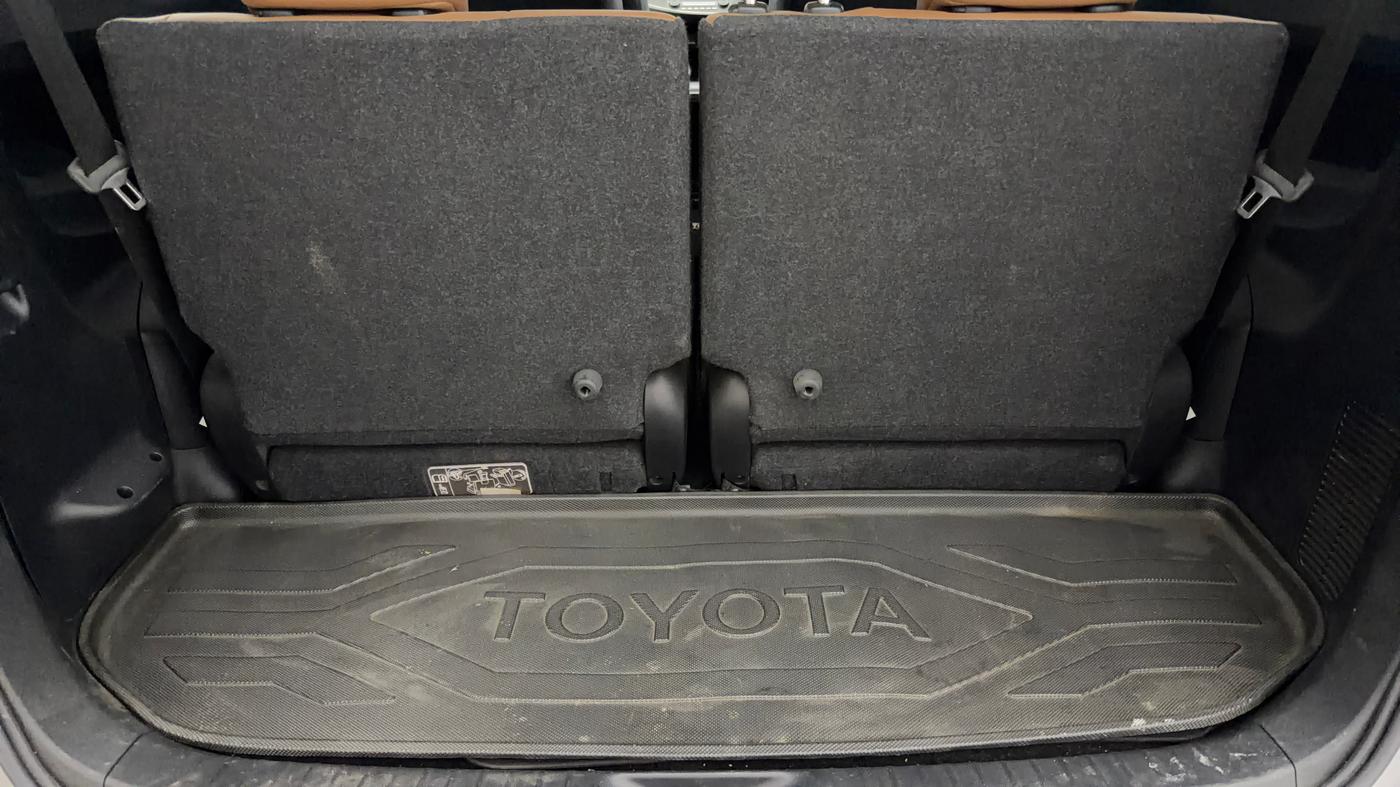 2022 Toyota Innova Crysta 2.7 ZX AT 7 STR, Petrol, Automatic, 51,133 km, Boot Inside