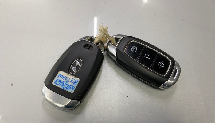 2017 Hyundai Verna 1.6 VTVT SX (O) AT, Petrol, Automatic, 72,278 km, Key Close Up