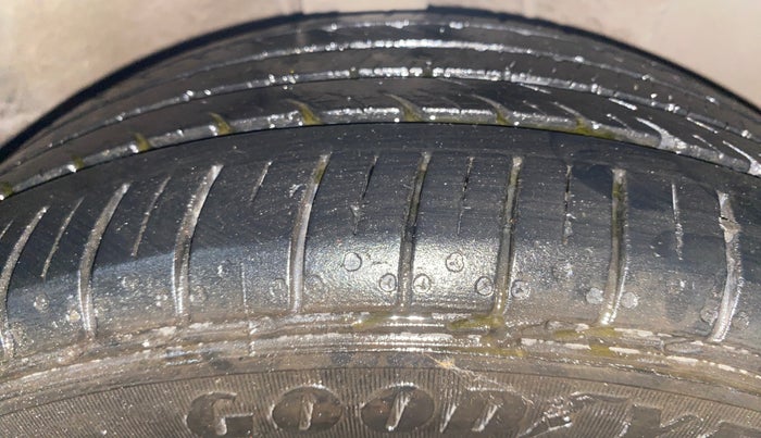 2017 Hyundai Verna 1.6 VTVT SX (O) AT, Petrol, Automatic, 72,278 km, Right Front Tyre Tread