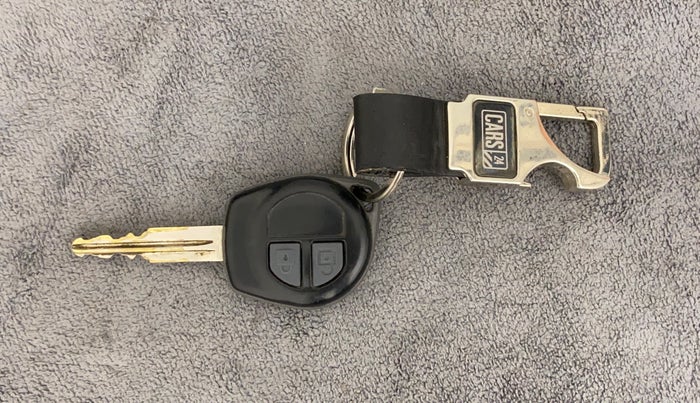 2014 Maruti Alto K10 VXI, Petrol, Manual, 80,912 km, Key Close Up