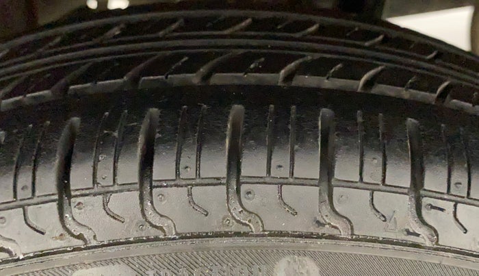 2014 Maruti Alto K10 VXI, Petrol, Manual, 80,912 km, Right Rear Tyre Tread