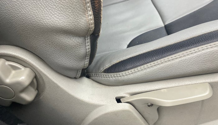 2015 Ford Fiesta TITANIUM DIESEL, Diesel, Manual, 1,35,590 km, Driver Side Adjustment Panel