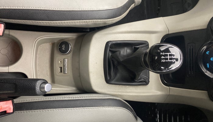 2015 Ford Fiesta TITANIUM DIESEL, Diesel, Manual, 1,35,590 km, Gear Lever