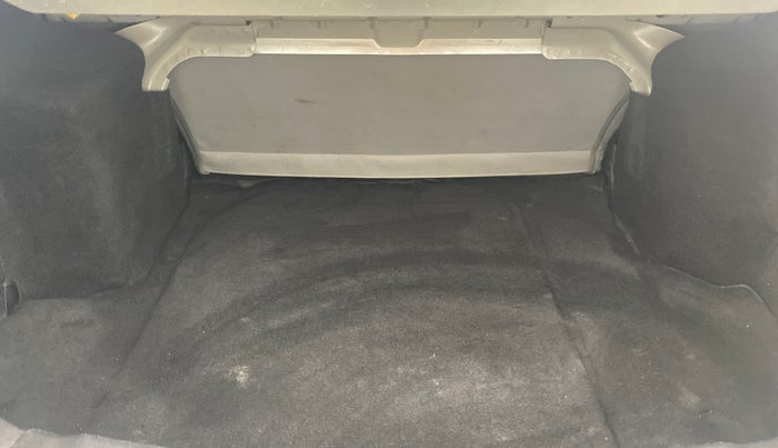 2015 Ford Fiesta TITANIUM DIESEL, Diesel, Manual, 1,35,590 km, Boot Inside