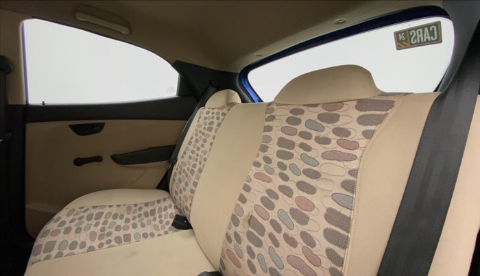 2015 Hyundai Eon MAGNA +, Petrol, Manual, 41,139 km, Right Side Rear Door Cabin