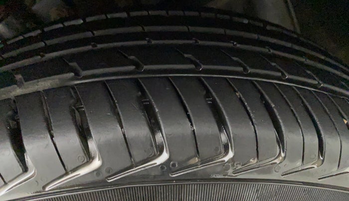 2021 Maruti New Wagon-R LXI CNG 1.0, CNG, Manual, 32,970 km, Right Front Tyre Tread