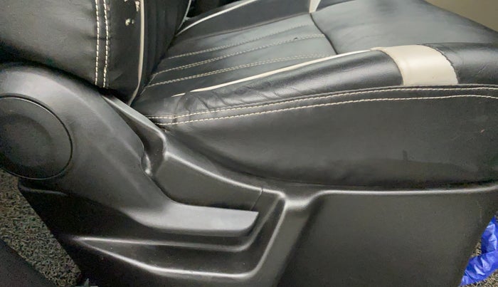 2021 Maruti New Wagon-R LXI CNG 1.0, CNG, Manual, 32,970 km, Driver Side Adjustment Panel