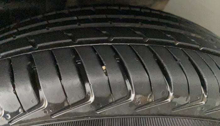 2021 Maruti New Wagon-R LXI CNG 1.0, CNG, Manual, 32,970 km, Left Front Tyre Tread