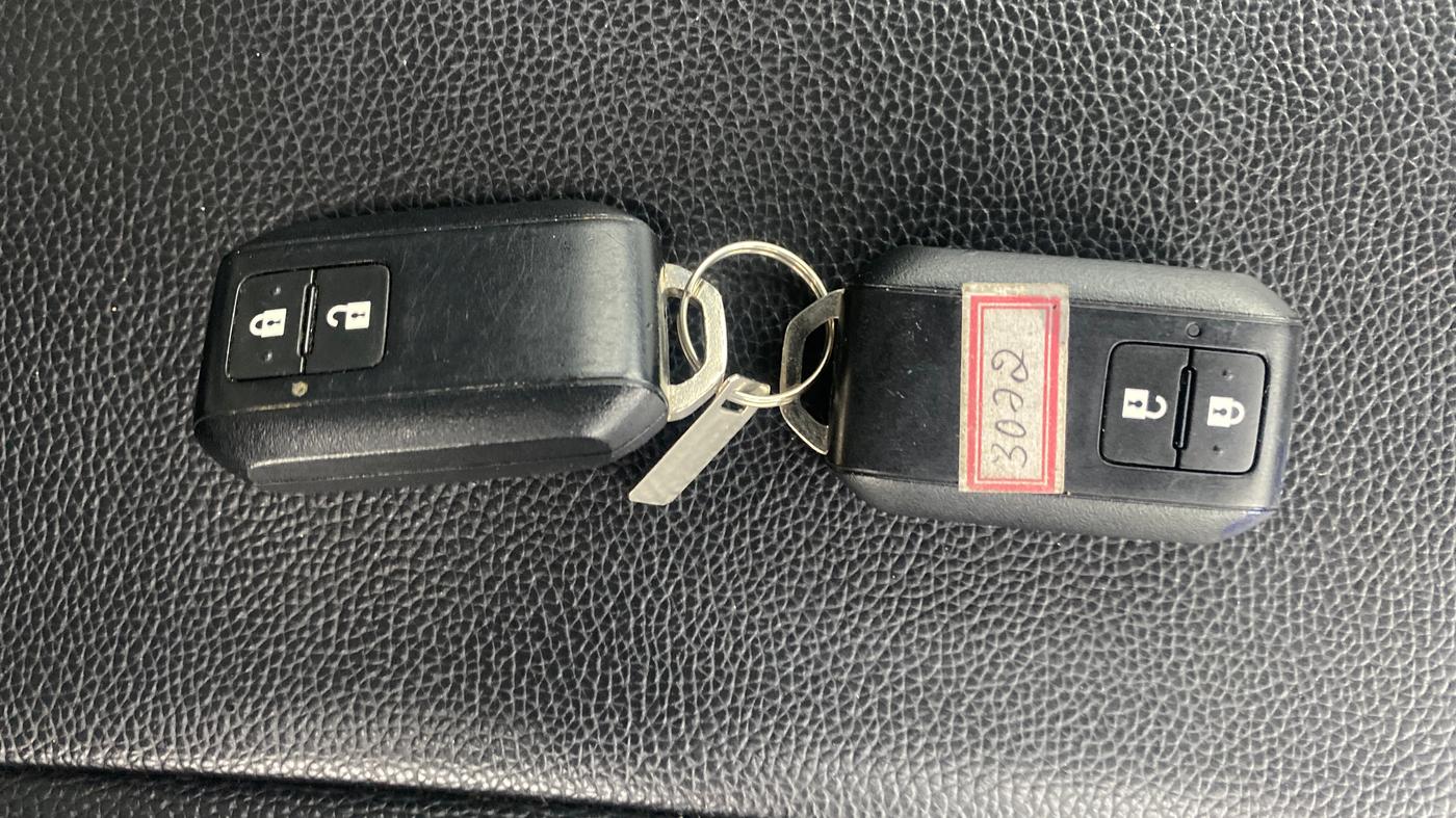 2020 Maruti Swift ZXI, Petrol, Manual, 79,658 km, Key Close Up