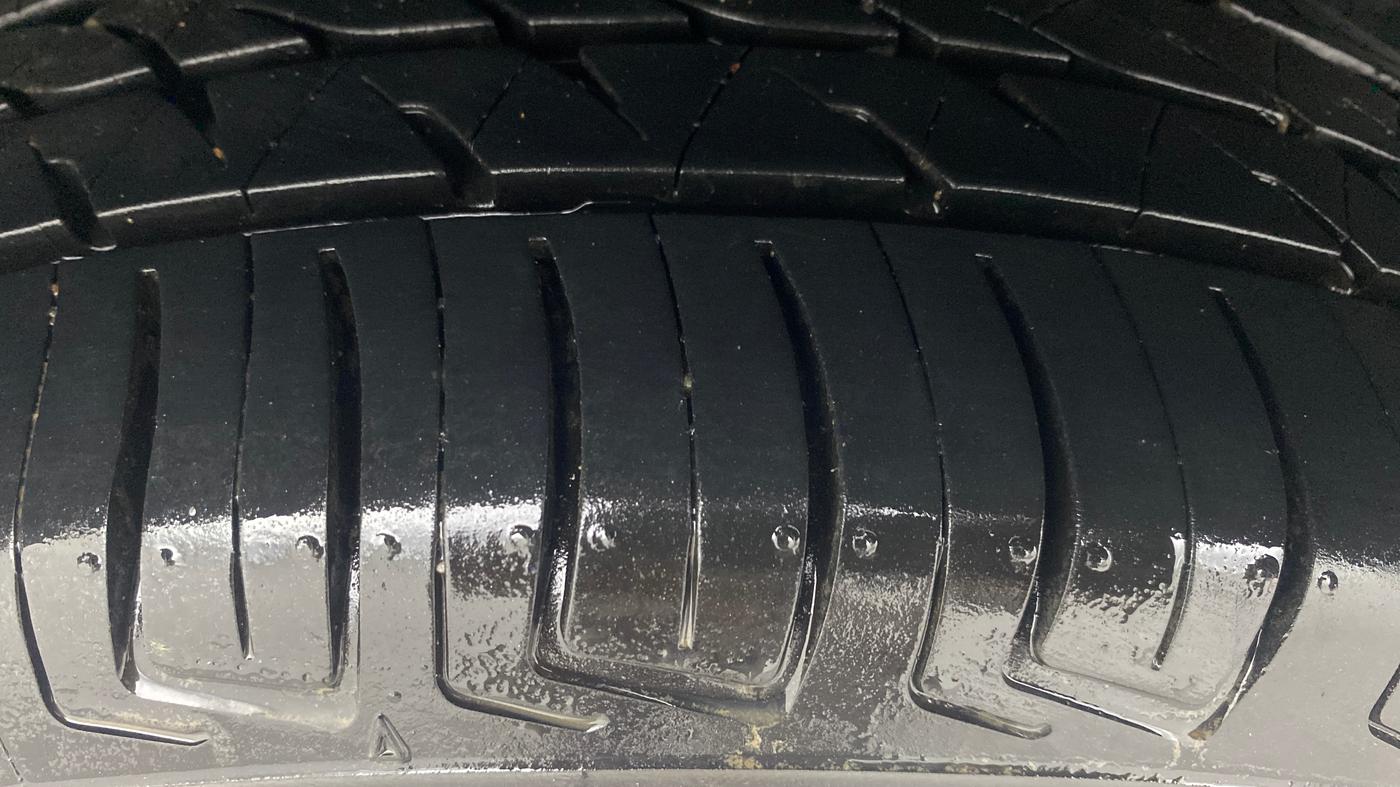2020 Maruti Swift ZXI, Petrol, Manual, 79,658 km, Right Rear Tyre Tread