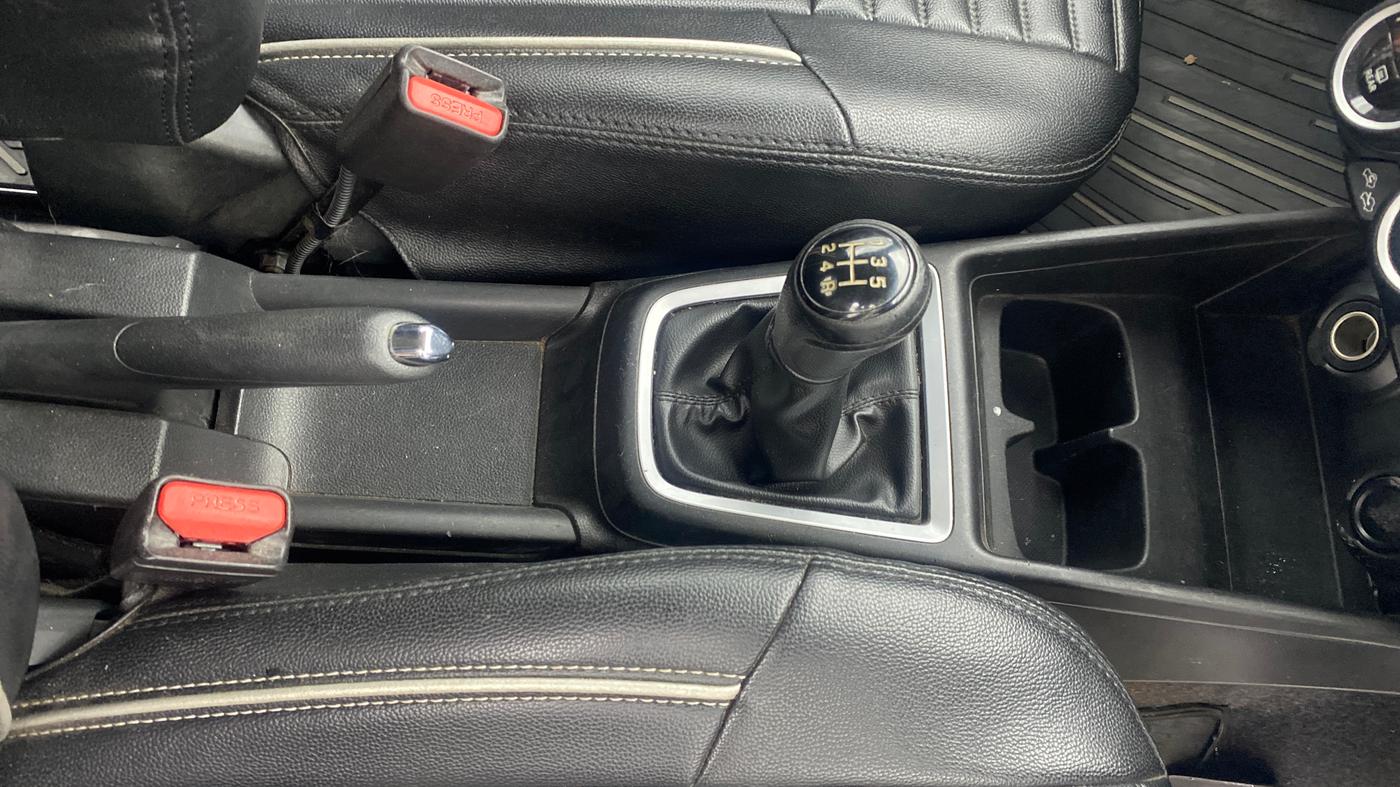 2020 Maruti Swift ZXI, Petrol, Manual, 79,658 km, Gear Lever