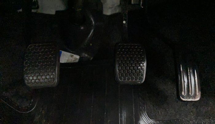 2014 Maruti Alto 800 VXI, Petrol, Manual, 37,951 km, Pedals