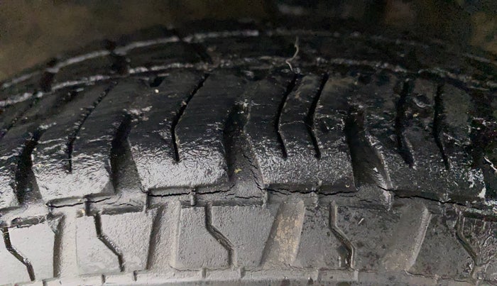 2014 Maruti Alto 800 VXI, Petrol, Manual, 37,951 km, Left Front Tyre Tread