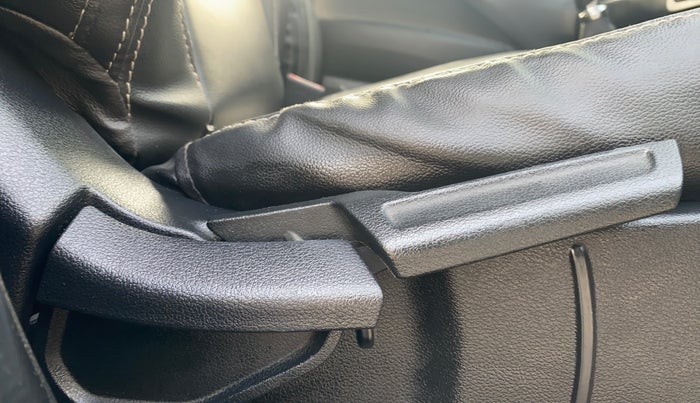 2023 Hyundai EXTER SX 1.2 MT, Petrol, Manual, 36,600 km, Driver Side Adjustment Panel