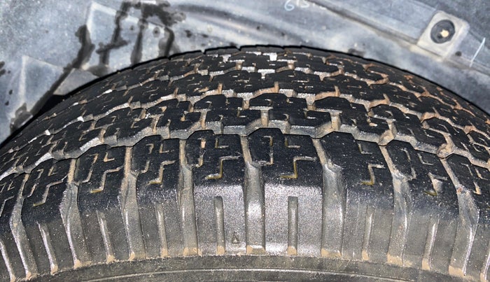 2018 Tata Hexa XE 4X2 7 STR, Diesel, Manual, 85,219 km, Right Rear Tyre Tread