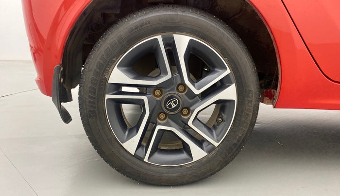 2020 Tata Tiago XZA+ DUAL TONE 1.2RTN, Petrol, Automatic, 25,527 km, Right Rear Wheel