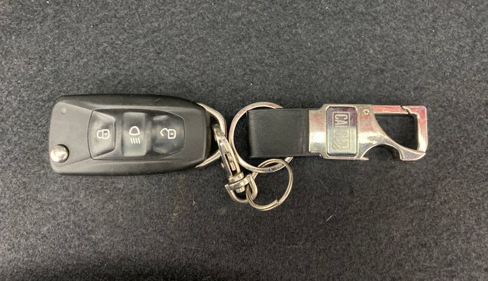 2020 Tata Tiago XZA+ DUAL TONE 1.2RTN, Petrol, Automatic, 25,527 km, Key Close Up