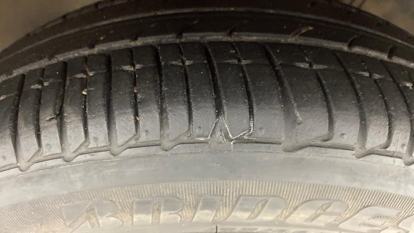2020 Tata Tiago XZA+ DUAL TONE 1.2RTN, Petrol, Automatic, 25,527 km, Right Front Tyre Tread