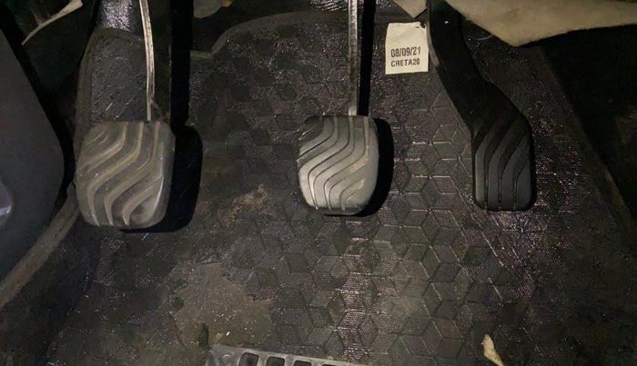 2015 Renault Kwid RXT 0.8, Petrol, Manual, 80,710 km, Pedals