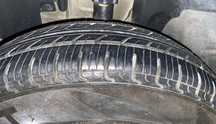 2015 Renault Kwid RXT 0.8, Petrol, Manual, 80,710 km, Left Front Tyre Tread