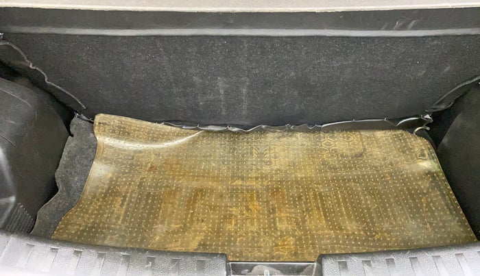 2014 Maruti Swift VXI, Petrol, Manual, 73,057 km, Boot Inside