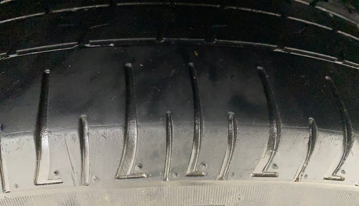 2016 Hyundai Creta S 1.6 PETROL, Petrol, Manual, 1,04,276 km, Left Rear Tyre Tread