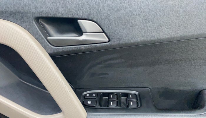 2016 Hyundai Creta S 1.6 PETROL, Petrol, Manual, 1,04,276 km, Driver Side Door Panels Control