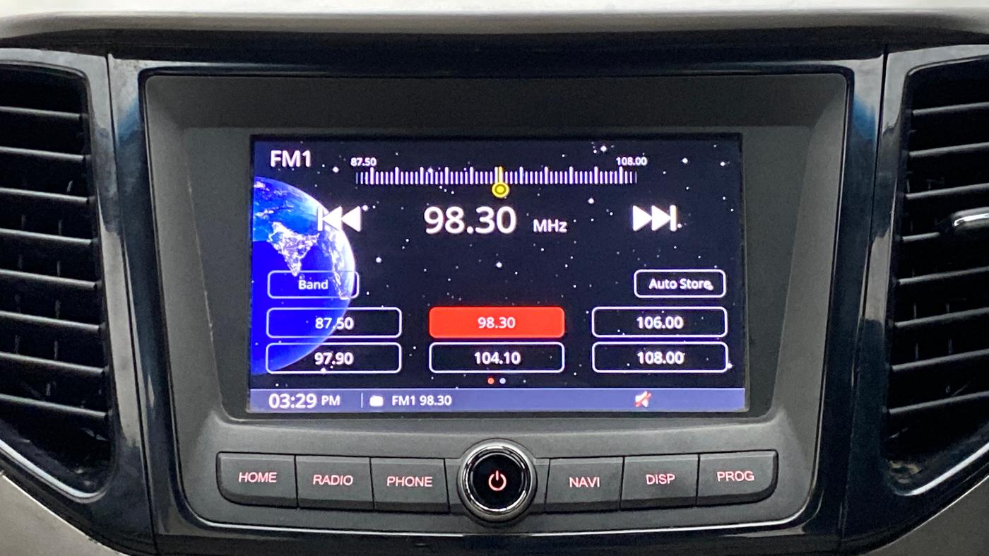 2020 Mahindra XUV300 1.2 W8 OPT, Petrol, Manual, 92,011 km, Infotainment System