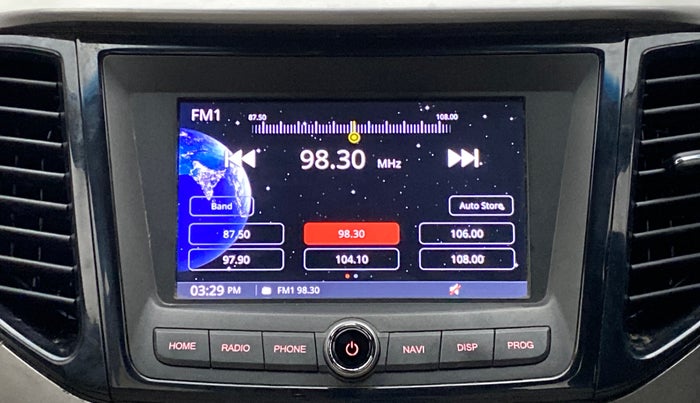 2020 Mahindra XUV300 1.2 W8 OPT, Petrol, Manual, 92,011 km, Infotainment System