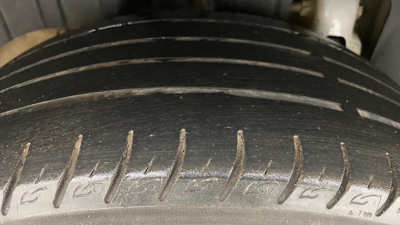 2020 Mahindra XUV300 1.2 W8 OPT, Petrol, Manual, 92,011 km, Right Rear Tyre Tread