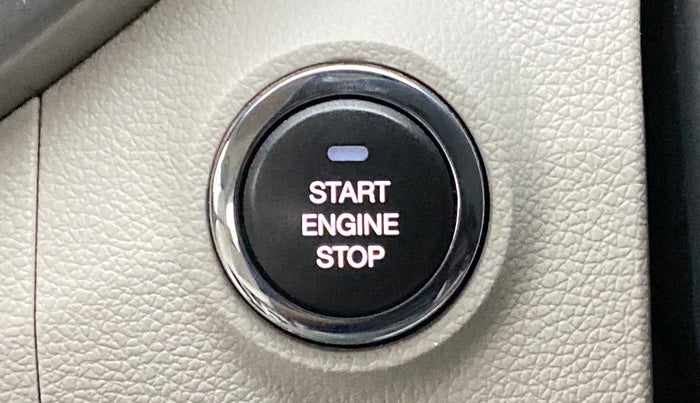 2020 Mahindra XUV300 1.2 W8 OPT, Petrol, Manual, 92,011 km, Keyless Start/ Stop Button