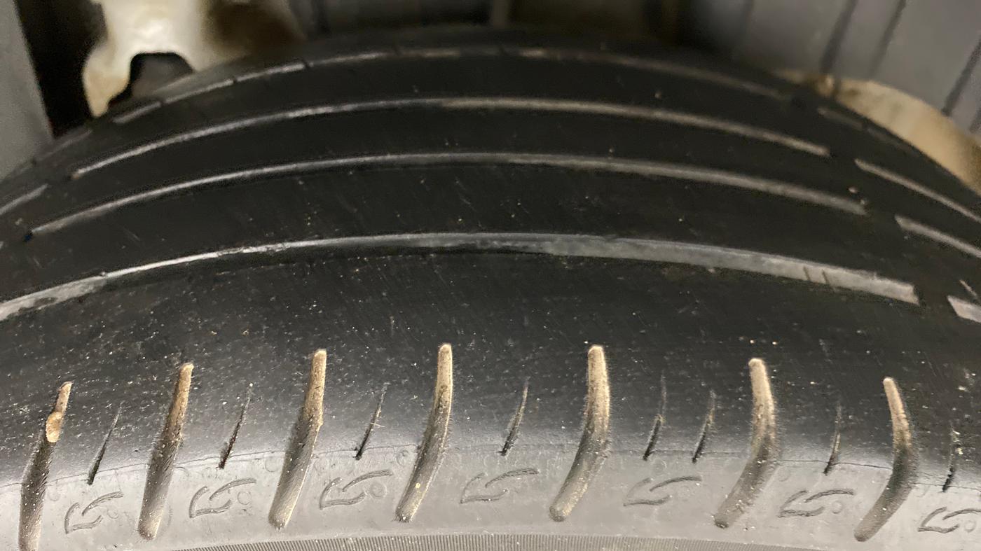 2020 Mahindra XUV300 1.2 W8 OPT, Petrol, Manual, 92,011 km, Left Rear Tyre Tread