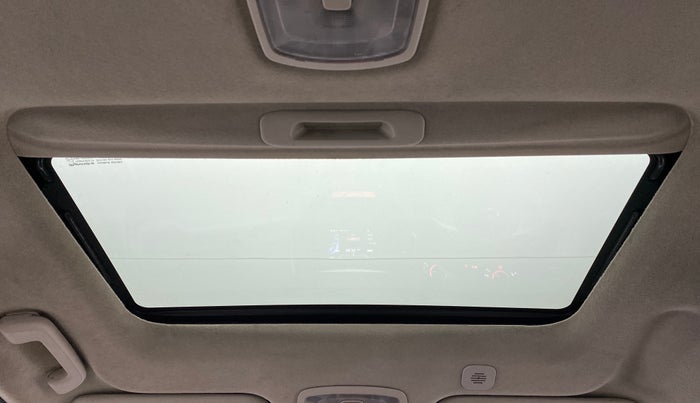 2020 Mahindra XUV300 1.2 W8 OPT, Petrol, Manual, 92,011 km, Moonroof/ Sunroof