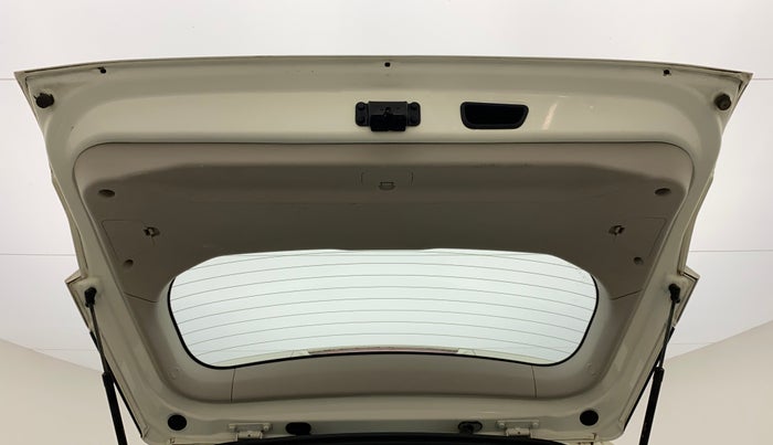 2020 Mahindra XUV300 1.2 W8 OPT, Petrol, Manual, 92,011 km, Boot Door Open