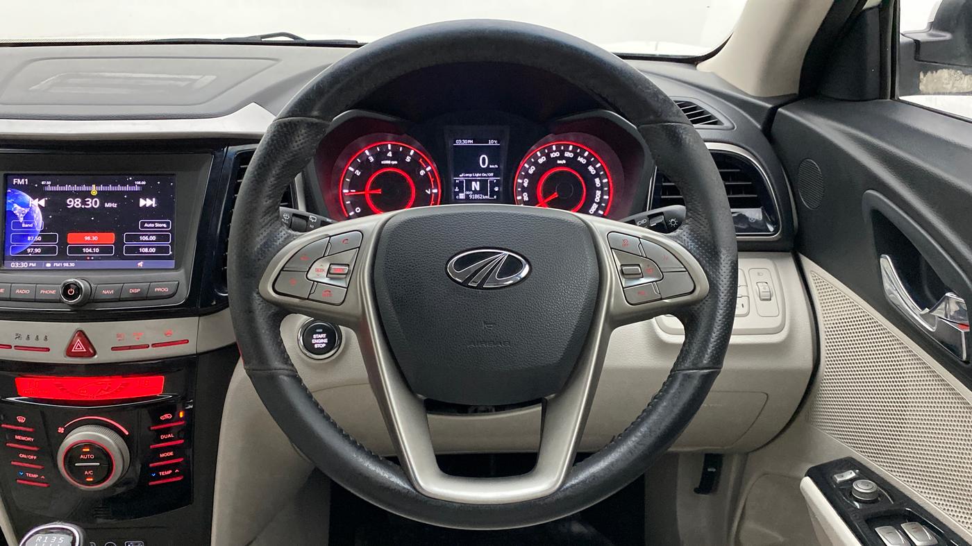 2020 Mahindra XUV300 1.2 W8 OPT, Petrol, Manual, 92,011 km, Steering Wheel Close Up