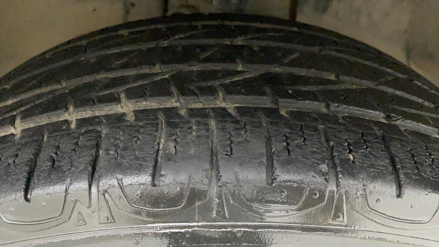 2019 Jeep Compass LIMITED 1.4 PETROL AT, Petrol, Automatic, 58,480 km, Right Front Tyre Tread
