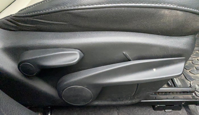 2019 Jeep Compass LIMITED 1.4 PETROL AT, Petrol, Automatic, 58,480 km, Driver Side Adjustment Panel