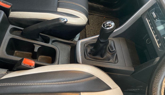 2024 Maruti BREZZA ZXI + SMART HYBRID, Petrol, Manual, 19,853 km, Gear Lever