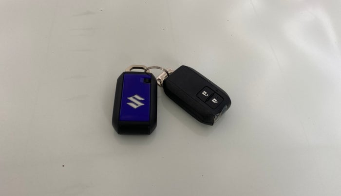 2024 Maruti BREZZA ZXI + SMART HYBRID, Petrol, Manual, 19,853 km, Key Close Up