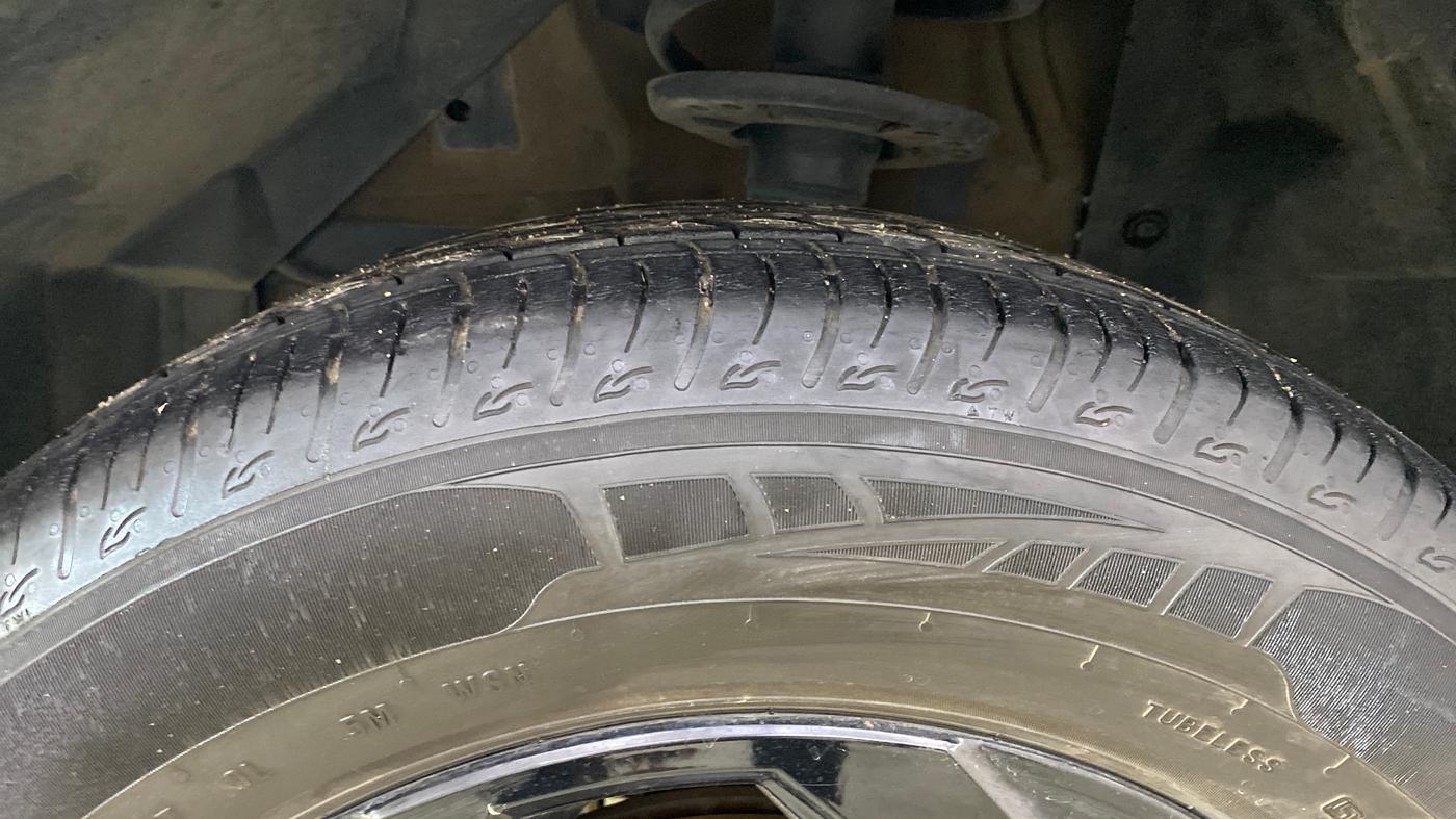 2024 Maruti BREZZA ZXI + SMART HYBRID, Petrol, Manual, 19,853 km, Left Front Tyre Tread