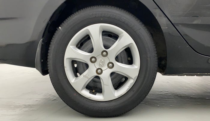 2013 Hyundai Verna FLUIDIC 1.4 VTVT, Petrol, Manual, 43,978 km, Right Rear Wheel