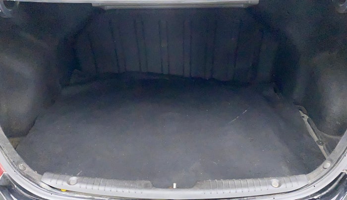 2013 Hyundai Verna FLUIDIC 1.4 VTVT, Petrol, Manual, 43,978 km, Boot Inside